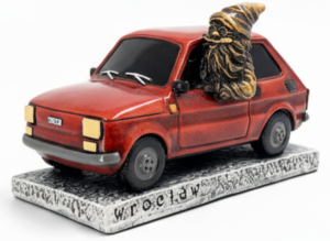Auto Maluch – czerwony krasnal wrocławski 12,7 cm