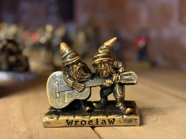 Gitarzyści – figurka wrocławskich krasnali